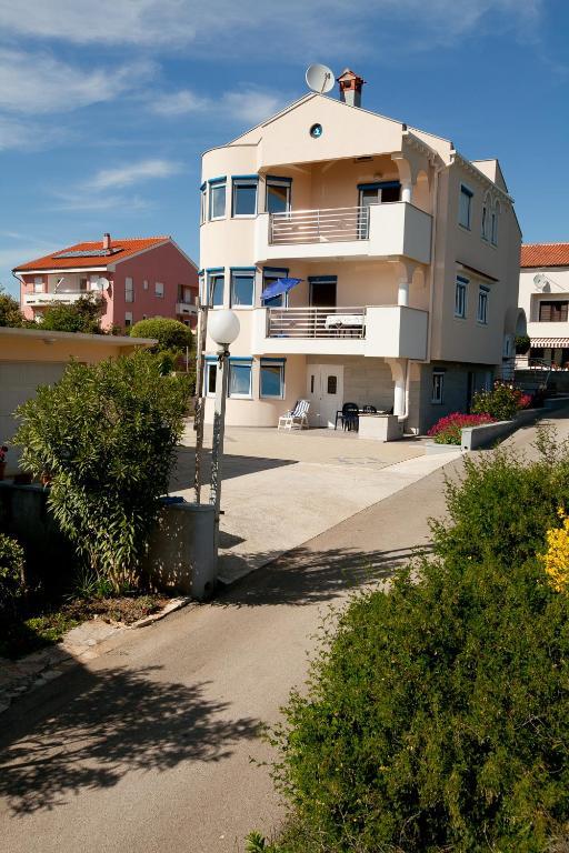 Apartments Petani Кожино Екстер'єр фото